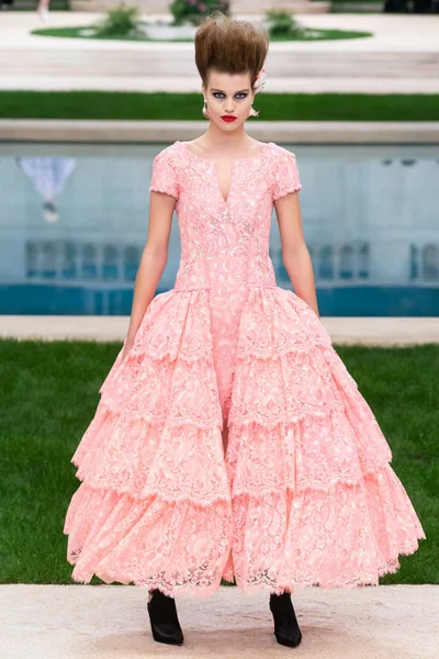 Look 60